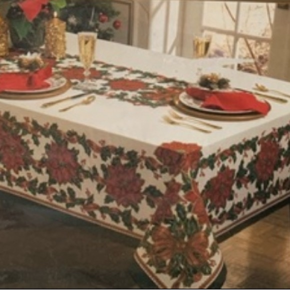 Vintage Poinsettia Promise Christmas Rectangle 60"x84" Tablecloth, 4 Napkins NWT - Picture 2 of 5